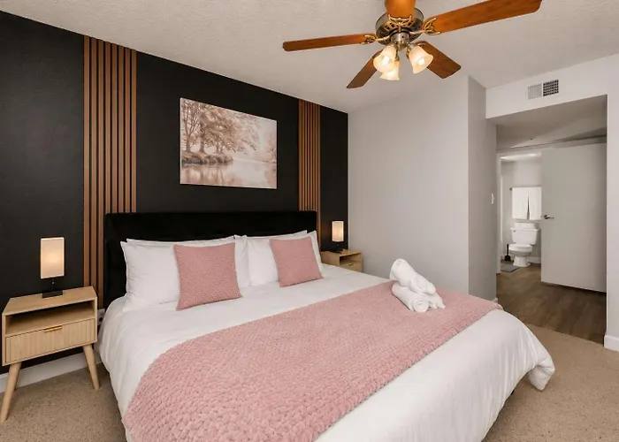 Apartment Retreat Near Asu 2 Bedroom Pools Gym Parking Pet-friendly