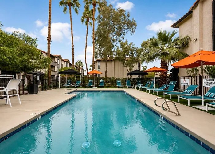 Apartment Retreat Near Asu 2 Bedroom Pools Gym Parking Pet-friendly Tempe